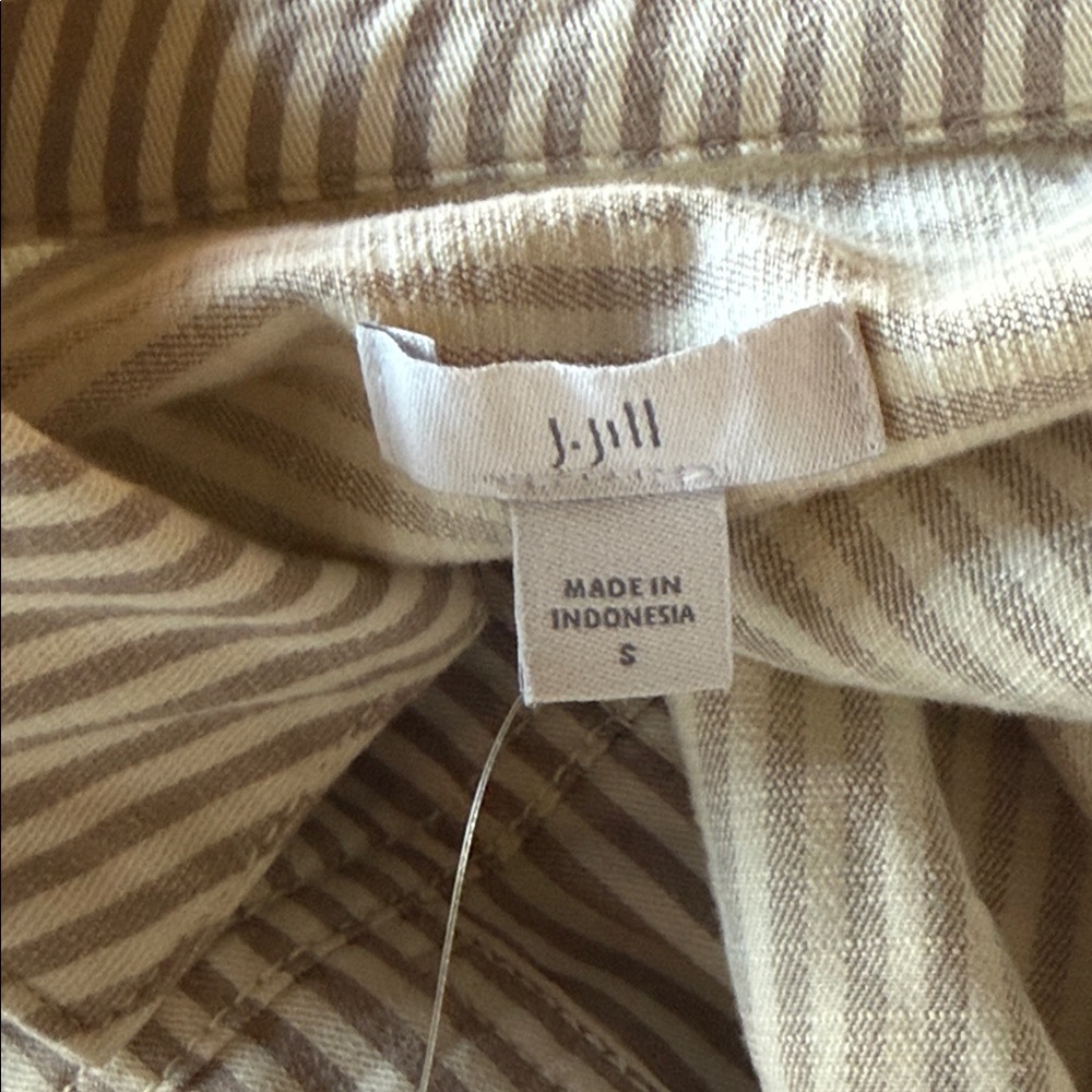 Jjill NWT Cappucbrly lightweight jacket. Size S metal buttons. Pockets. Striped - Picture 9 of 10